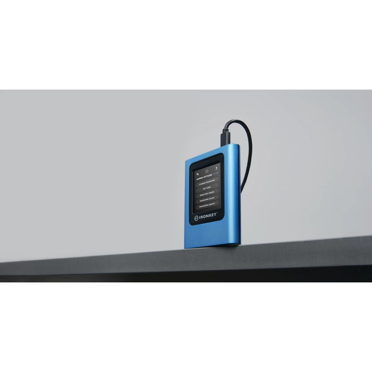 Galery – Kingston Technology IronKey Vault Privacy 80 7,68 TB Azul0