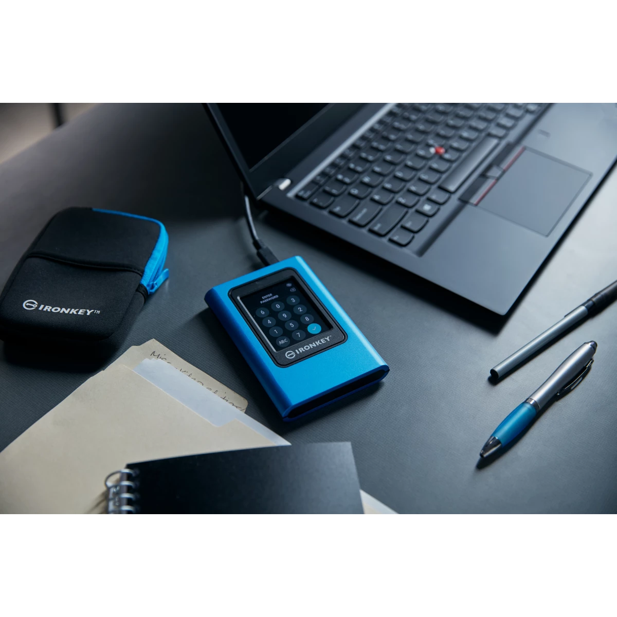 Galery – Kingston Technology IronKey Vault Privacy 80 3,84 TB Azul0