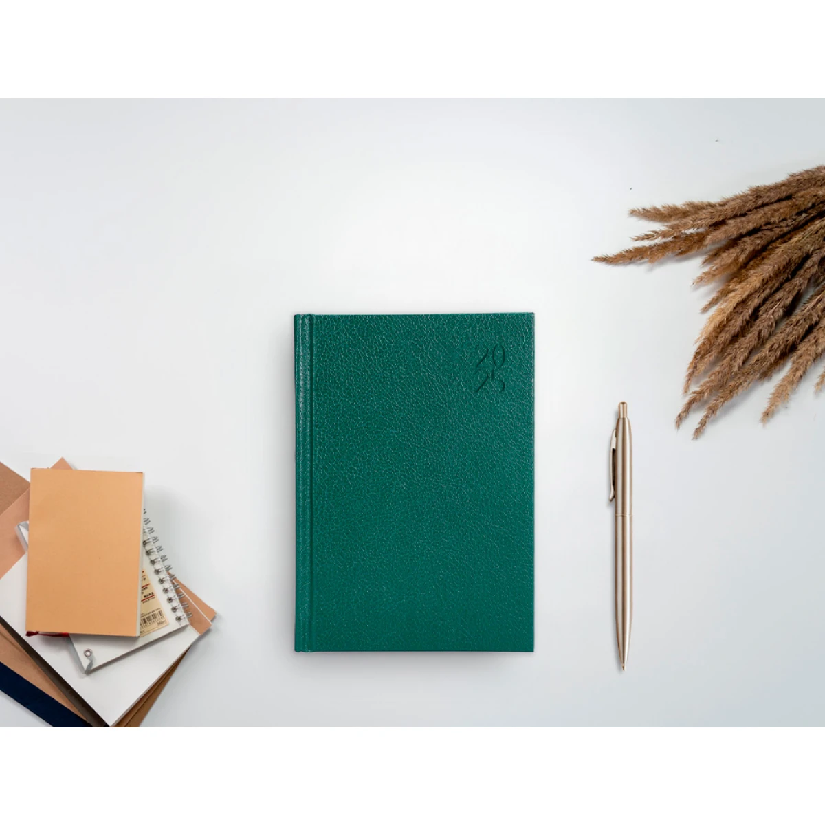 Galery – Agenda encadernada liderpapel corfu a5 2025 dia pagina cor verde papel 60 gr portugues0