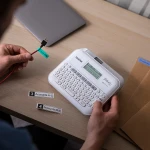 Galery – Brother PT-D410 impressora de etiquetas Trasferência termal 180 x 180 DPI 20 mm/seg Com fios TZe QWERTY0