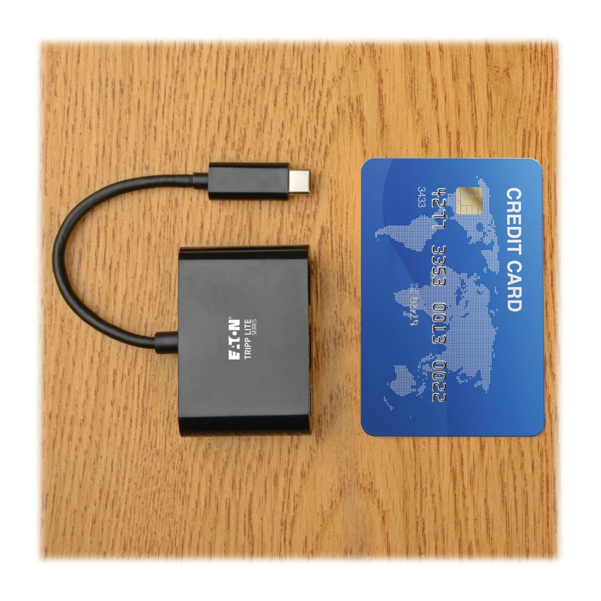 Tripp Lite U444-06N-H4UB-C adaptador gráfico USB Preto