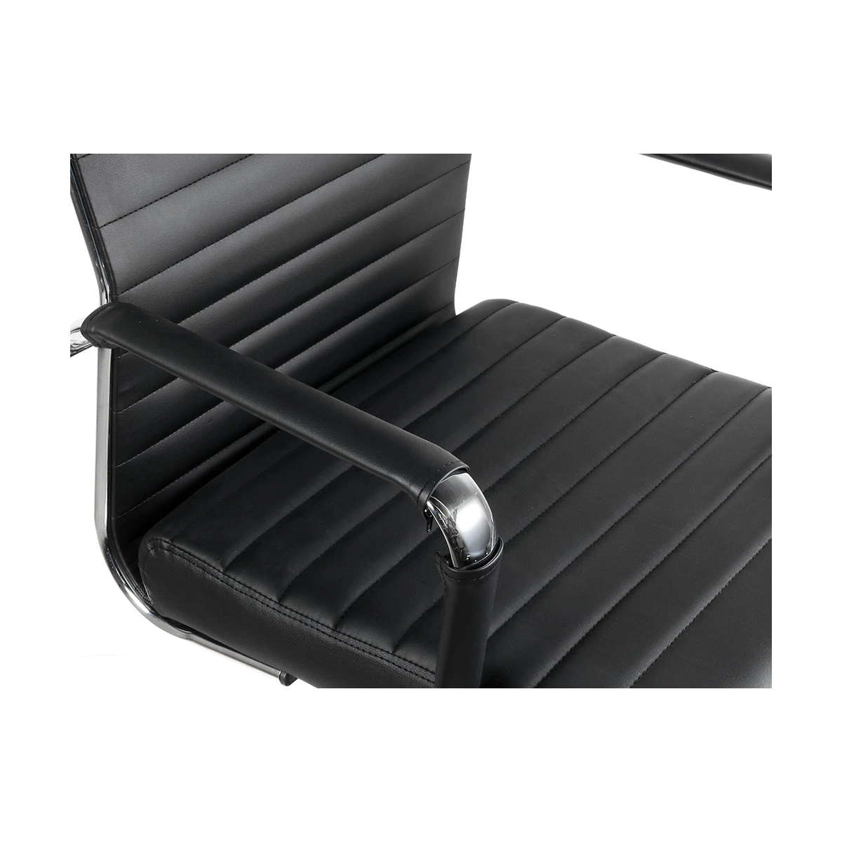 Cadeira q-connect escritorio bosa imitacao de pele base metalica alt max 1130 larg 550 prof 630 mm rodas premium cor pre
