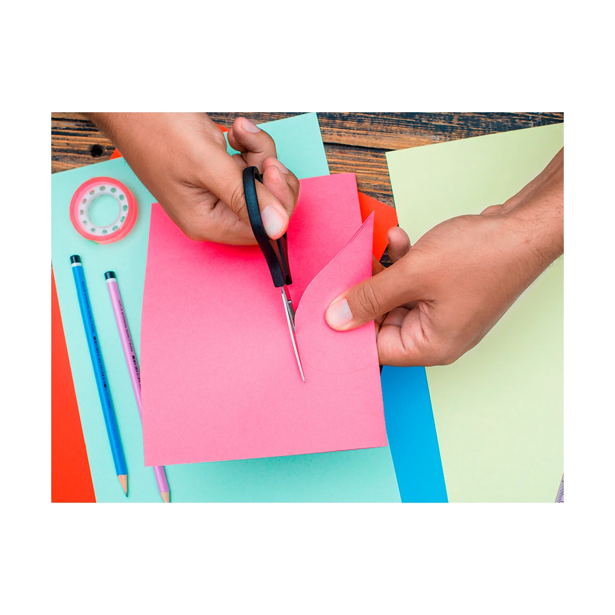 Papel de cor q-connect din a4 80 gr verde neon embalagem de 500 folhas