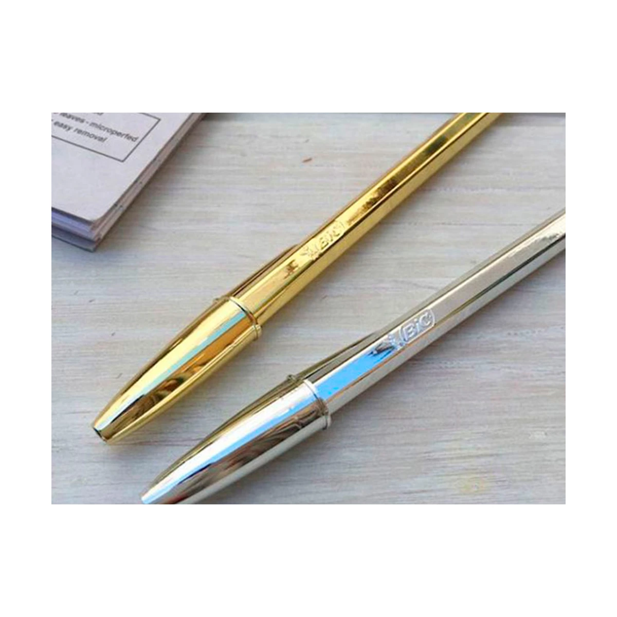 Esferografica bic cristal celebration ouro tinta azul unidade