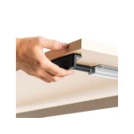 Mesa de escritorio rocada 180x80cm com tabuleiro rebativel 90 acabamento fd02 aluminio/cinza